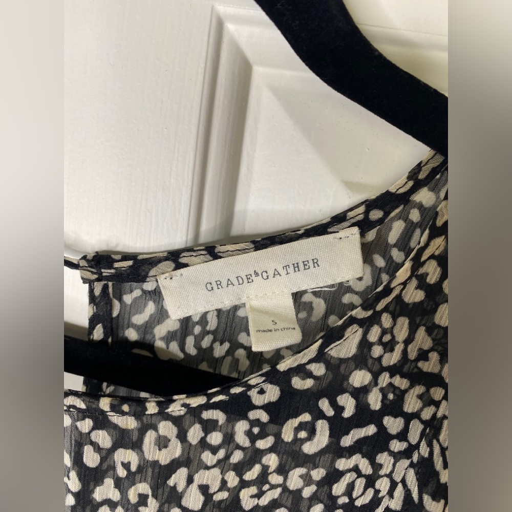 Grade & Gather Leopard Print Blouse. Size: Sm - image 6